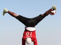 FB体育官网-巴黎圣日耳曼险胜里昂，拉莫斯扑点救主足总杯