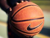 FB体育下载-年度焦点之战之夜，西亚卡姆压力下完成爆发