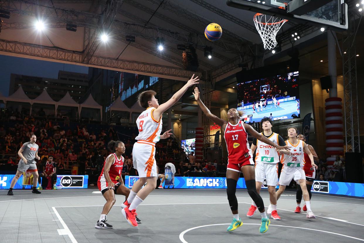 世界各地篮球联赛相互学习，促进篮球发展