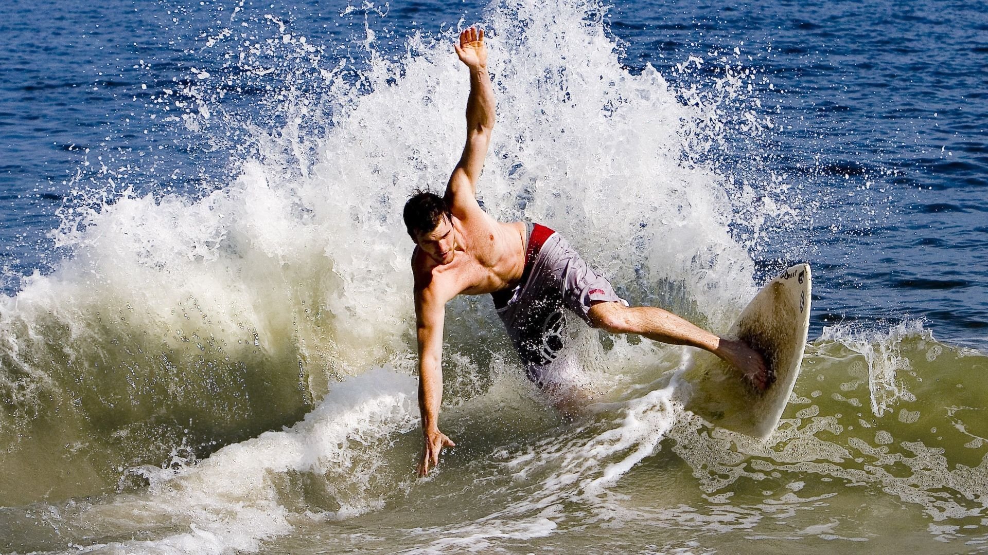 加勒比风暴对决北欧冰墙，罗德里戈一锤定音，牙买加2-1力克冰岛