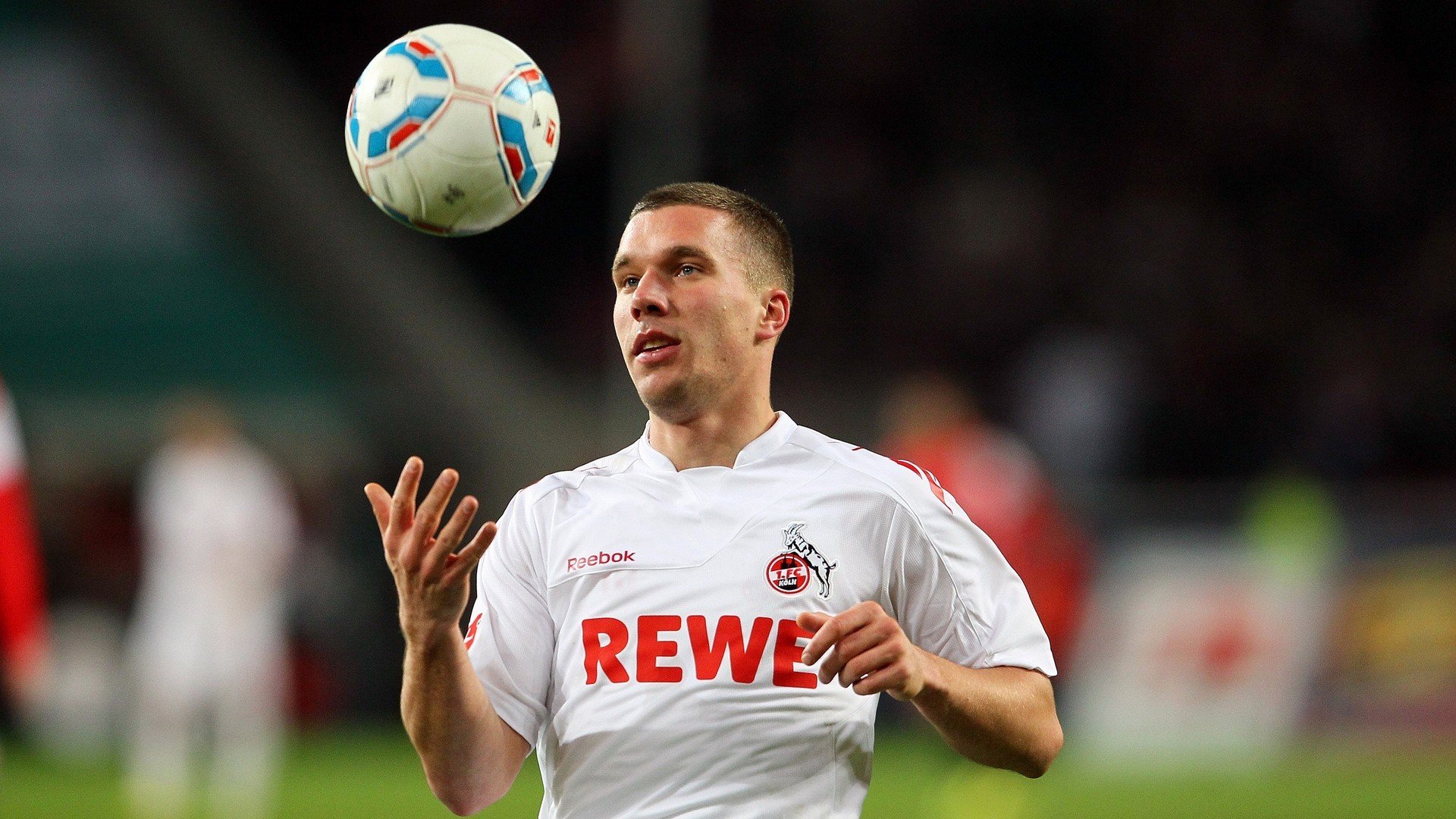 双城记，布伦森意甲封神之夜，上海男篮火力全开震撼掘金